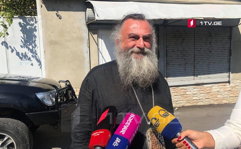 ვანო მერაბიშვილი მეუფე ნიკოლოზმა მოინახულა – „ეს პატიმარი სიკვდილმისჯილია? თუ საქართველოში ვერ დგება დიაგნოზი, არ შეიძლება გაიგზავნოს უცხოეთში?“