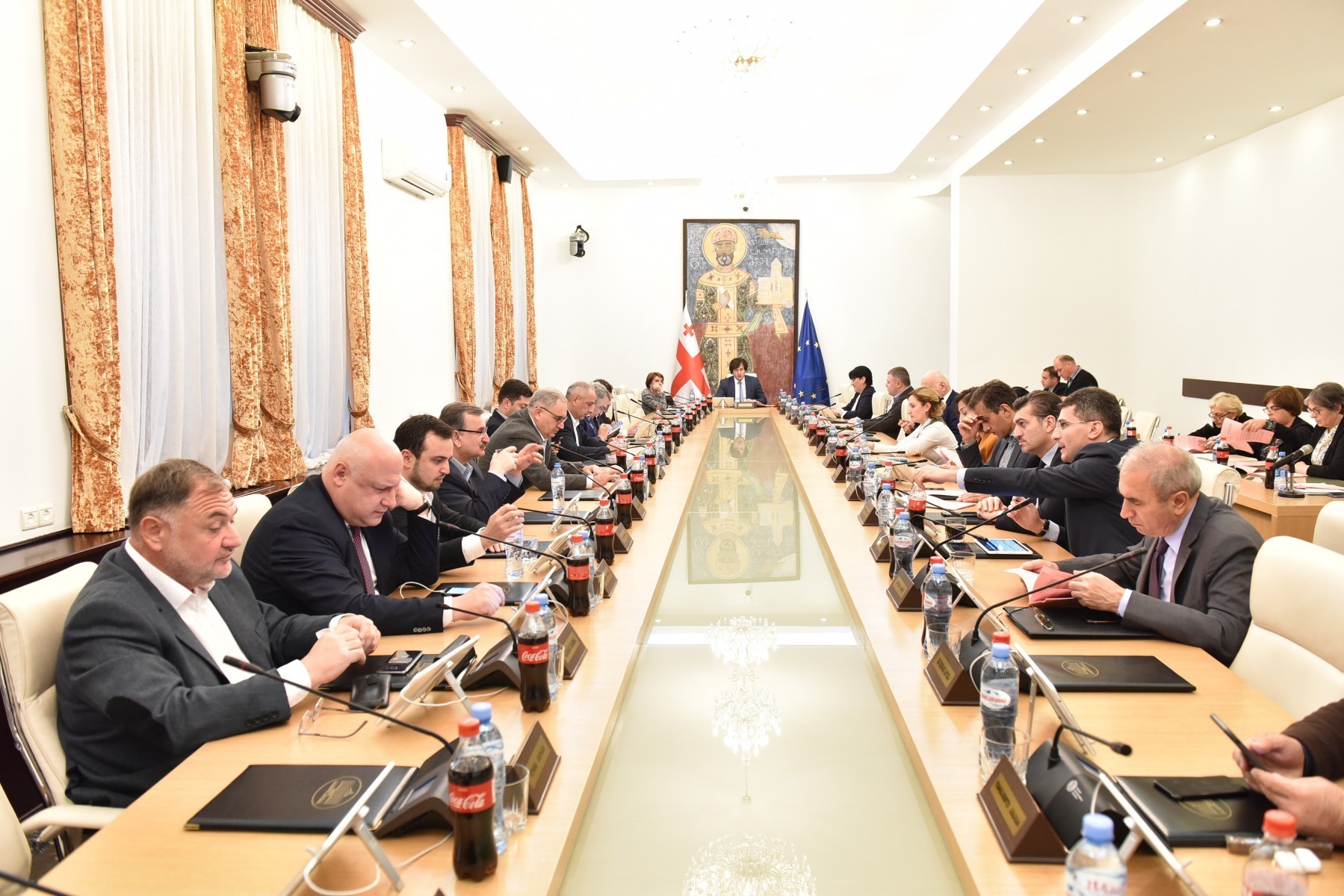 პარლამენტის ბიურომ ახალ საკანონმდებლო ინიციატივებზე წამყვანი და სავალდებულო კომიტეტები განსაზღვრა