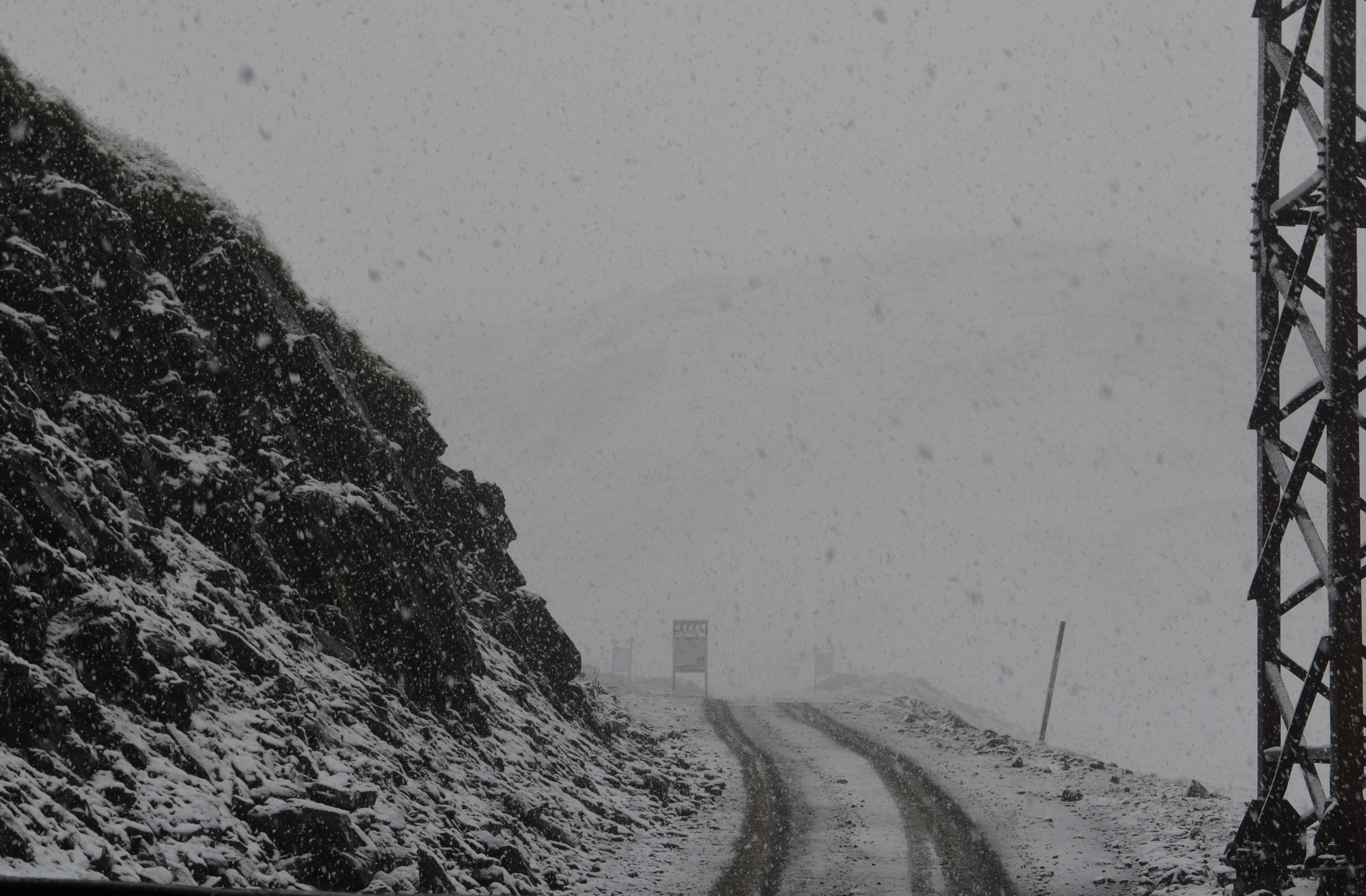 კალა-უშგულის მონაკვეთზე ავტოტრანსპორტის მოძრაობა აღდგა
