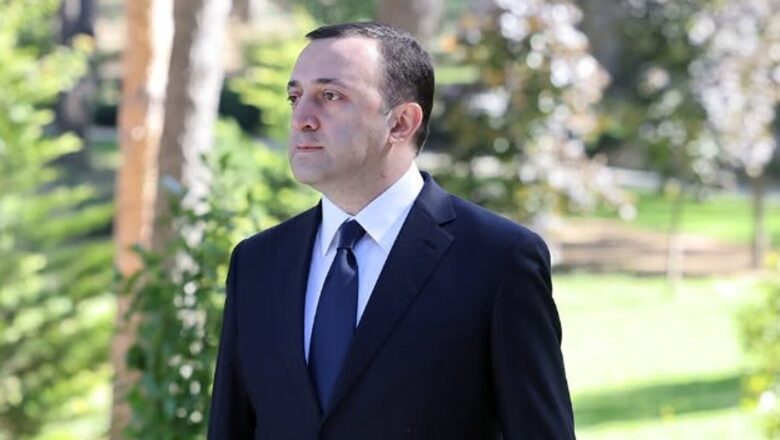 საქართველოს პროკურატურამ განსაკუთრებით დიდი ოდენობით ქრთამის, წინასწარი შეთანხმებით ჯგუფის მიერ აღების ფაქტზე, საქართველოს ყოფილ პრემიერ-მინისტრ ირაკლი ღარიბაშვილს ბრალდება წარუდგინა